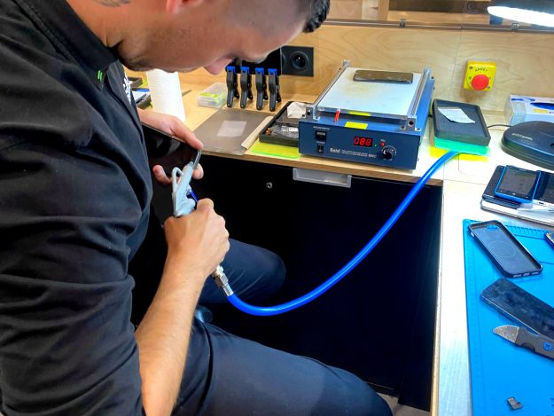 technicien reparation smartphone